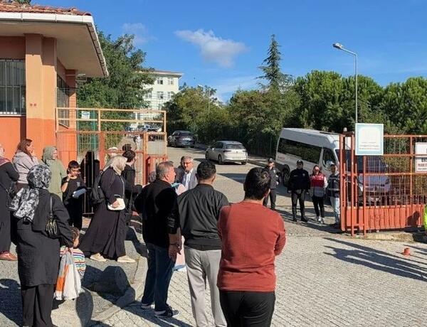 İstanbulda məktəbdə bıçaqlı hücum:
