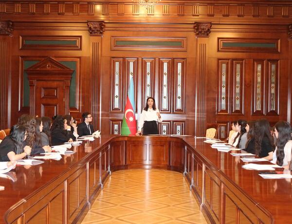 “Femida Akademiya” layihəsi çərçivəsində nikah dövründə əldə edilmiş əmlakla bağlı təlim keçirildi –