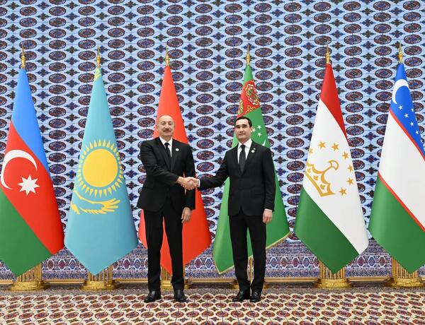 İlham Əliyev “Avaza” Kompleksini ziyarət edib –