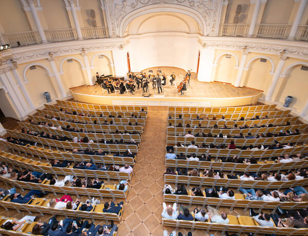 EYBA-nın payız konfransının iştirakçıları Dövlət Akademik Filarmoniyasında konsert proqramında iştirak ediblər –
