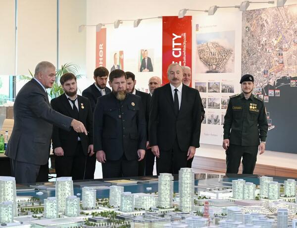 İlham Əliyev və Ramzan Kadırov “Bakı Ağ Şəhər”də olublar –