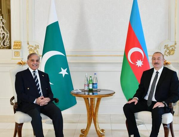 Şahbaz Şərif İlham Əliyevə zəng etdi