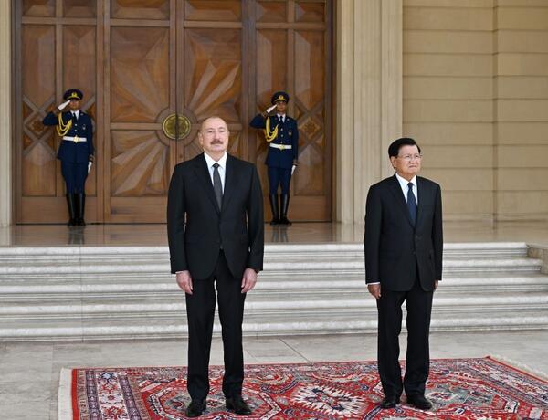 Laos Prezidentinin Bakıda rəsmi qarşılanma mərasimi oldu –