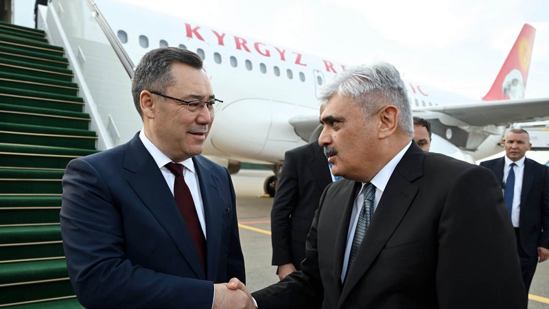 Sadır Japarov Azərbaycana gəldi –