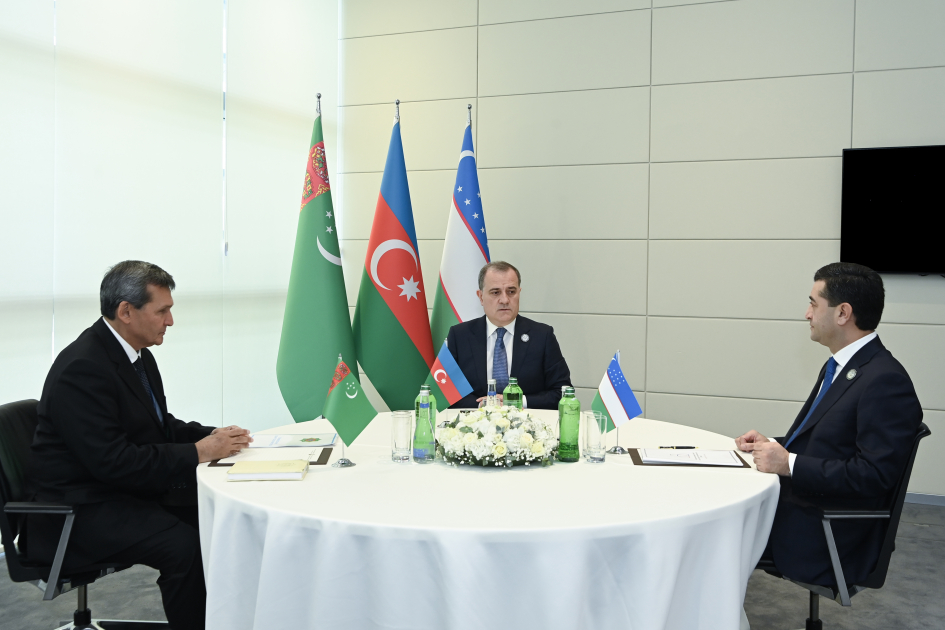Azərbaycan, Özbəkistan və Türkmənistan XİN başçıları üçtərəfli əməkdaşlığı müzakirə ediblər –