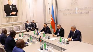 Baş prokuror Kamran Əliyev Keniya Respublikasının Dövlət Prokurorluğunun direktoru ilə görüşdü