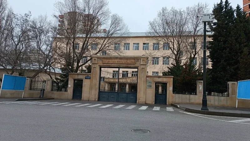 Bakıda məktəbli 4-cü mərtəbədən yıxılaraq öldü