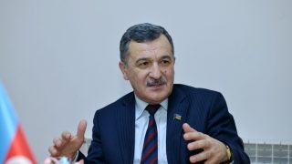 Deputat pulsuz hüquqi yardım üçün məhkəmə meyarının tətbiqini təklif edir