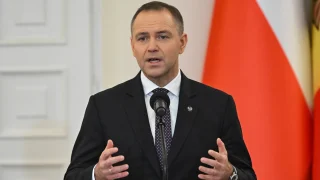 Navrotski: Polşada Konstitusiya Məhkəməsi zorla ələ keçirilib