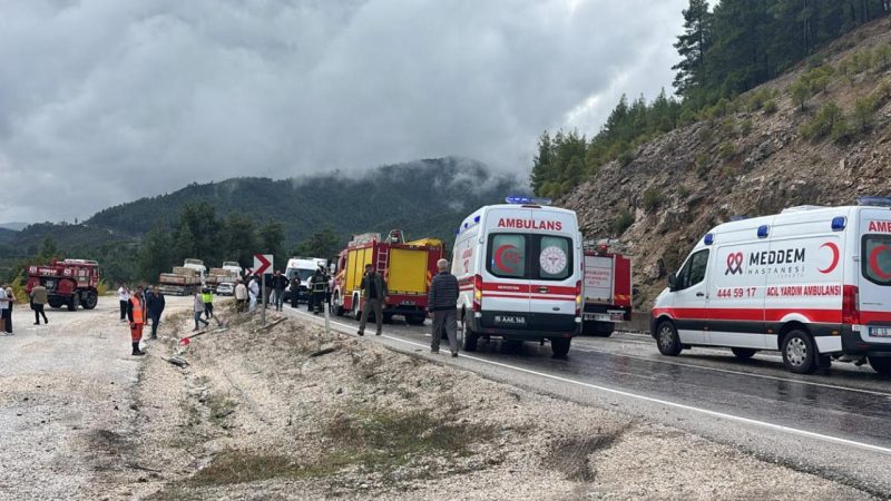 Türkiyədə ağır qəza: 1 ölü, 9 yaralı